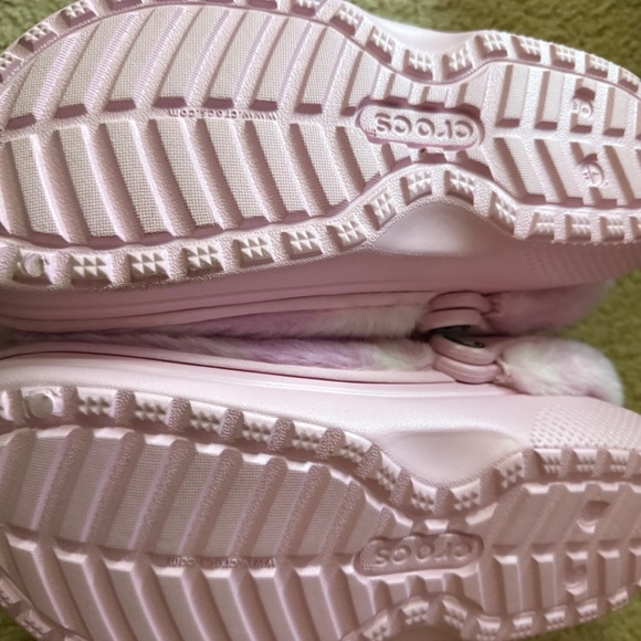 Crocs pink and white Fuzzy Tie-dye - Picture 2 of 2